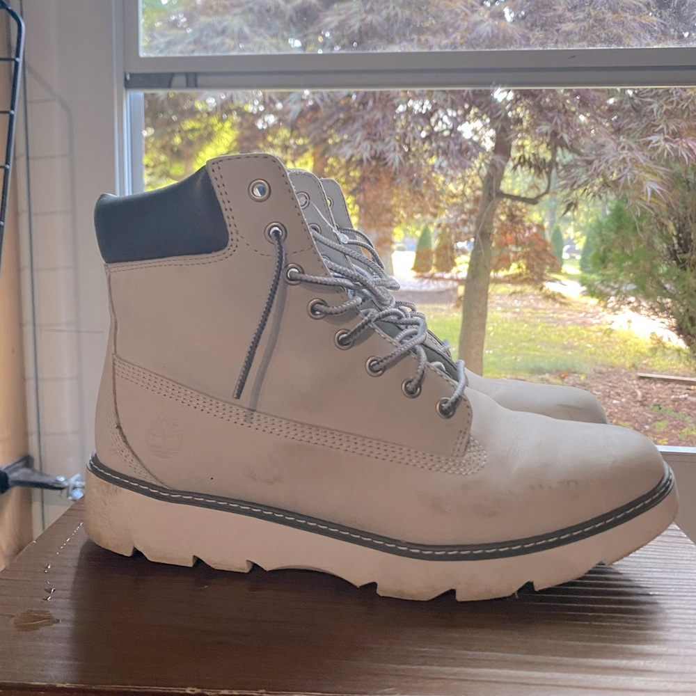 Gray Timberlands - image 1